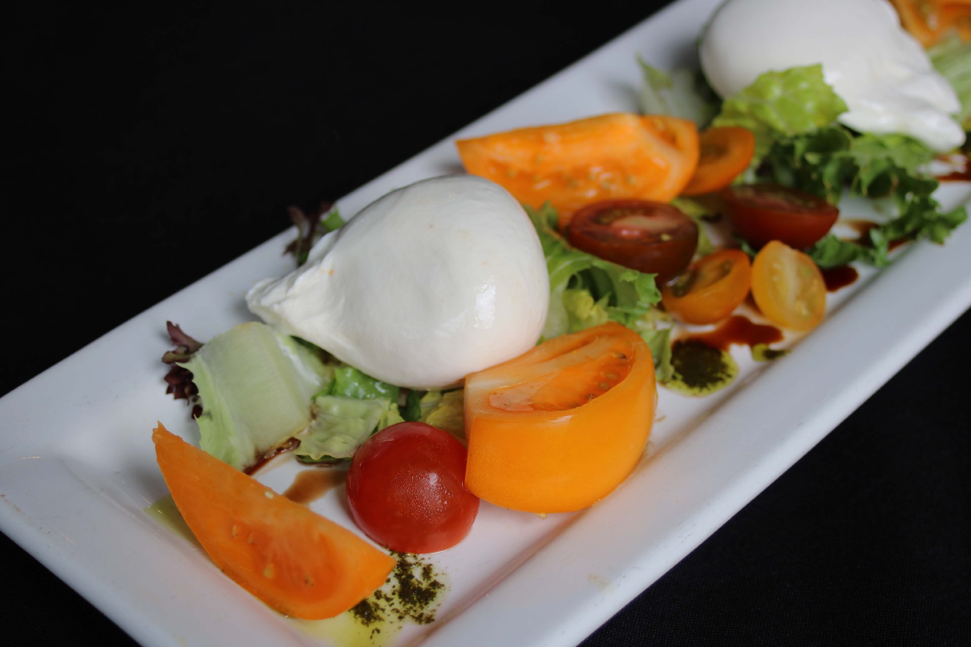 tomato and burrata salad with balsamic