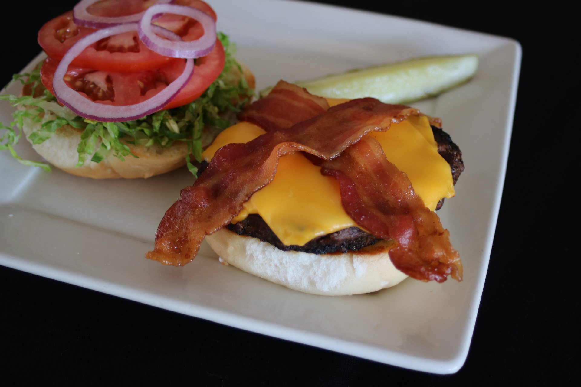 cheeseburger with bacon
